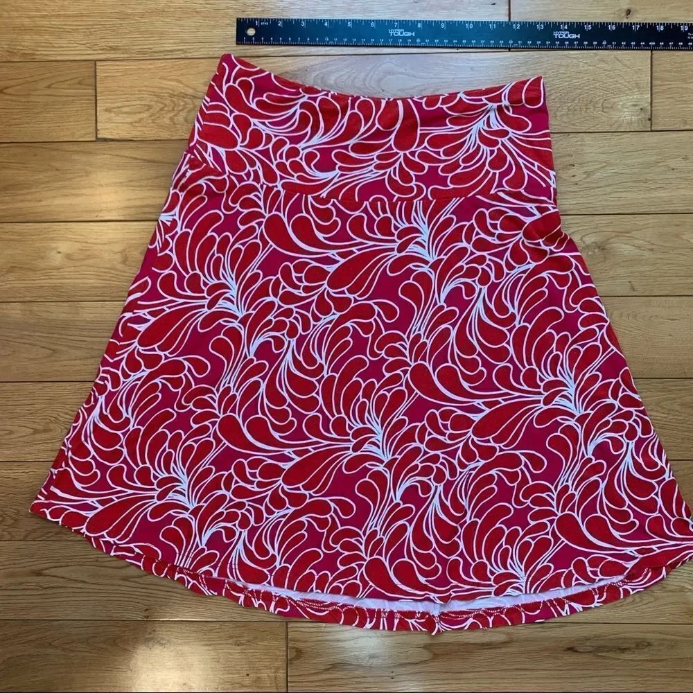 H&M Rayon two tone red/pink + white outlined flowers sz 10 + summer + casual